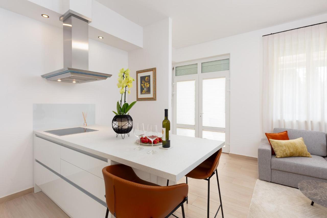 Stylish Apartment Mediterraneo Пореч Екстер'єр фото